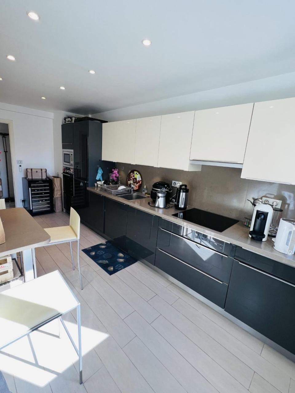 John Homestay Room In Nice Bagian luar foto